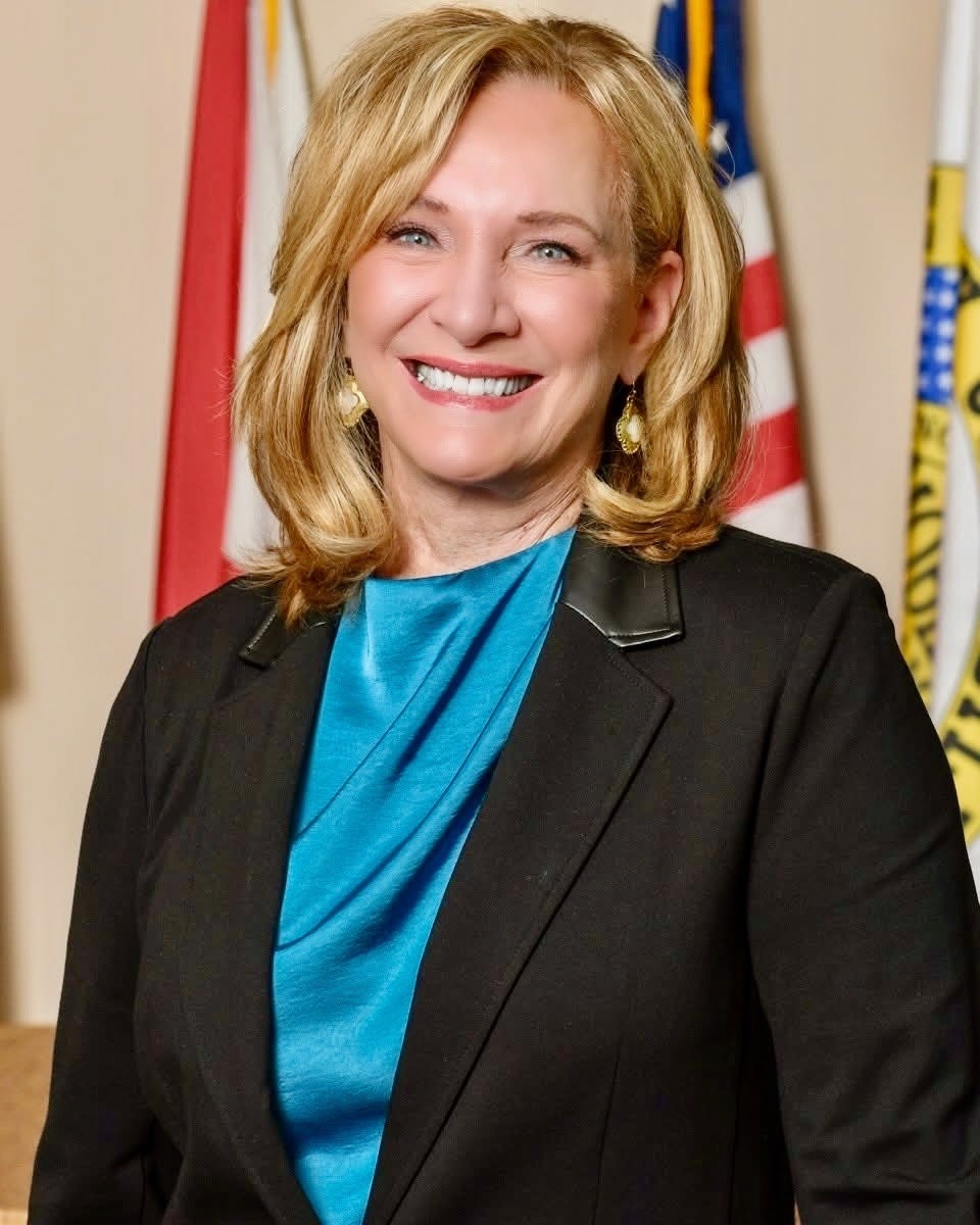 Gina Gregory Headshot