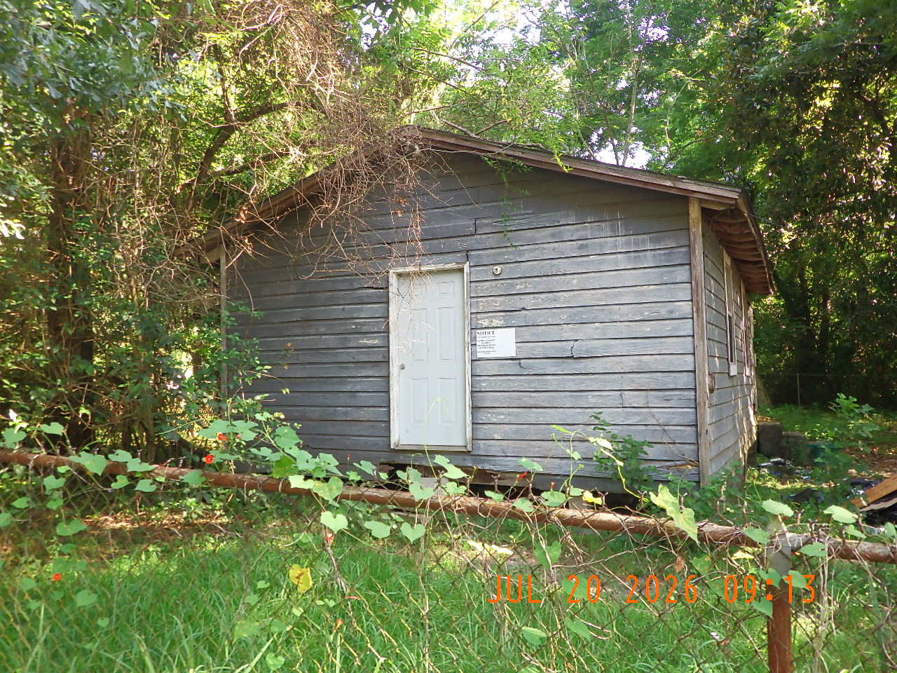 7216 8th St. Nuisance Photo