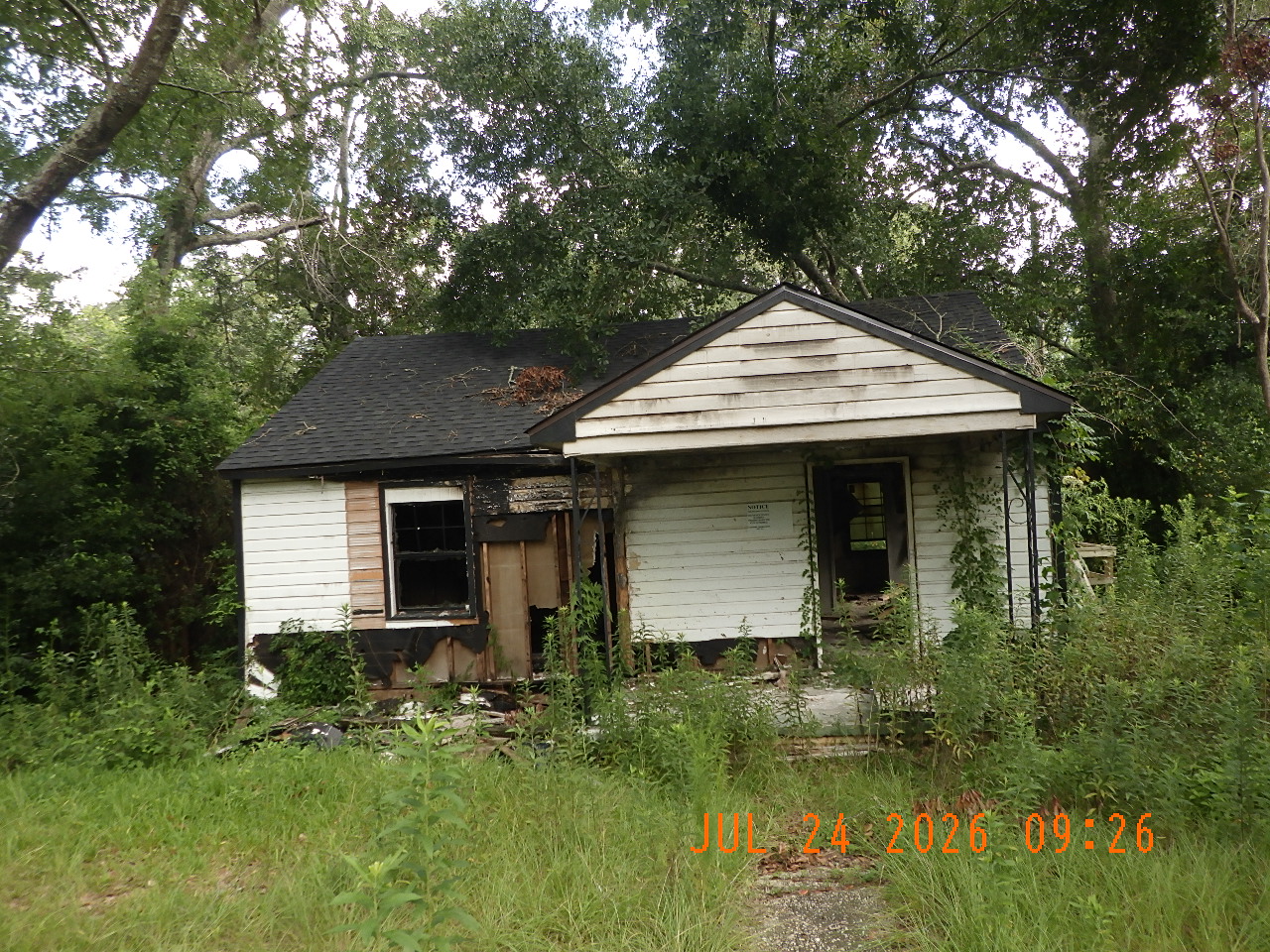 2064 N Gimon Cir. Nuisance Photo